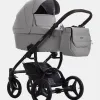 Bebetto Luca Pro Kombi-Kinderwagen 3-in-1-Set mit. Avionaut Cosmo Babyschale und Zubehörpaket XXL in Hellgrau Leder Braune Griffe – Ansicht 1