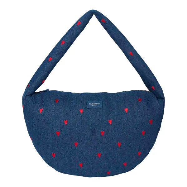 Studio Noos Cross Body Bag Denim – für flexible Organisation unterwegs in Denim rote Herzen – Ansicht 1